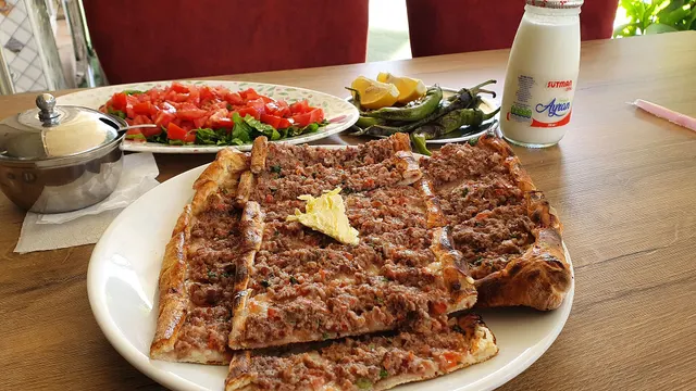 Kıymalı Pide